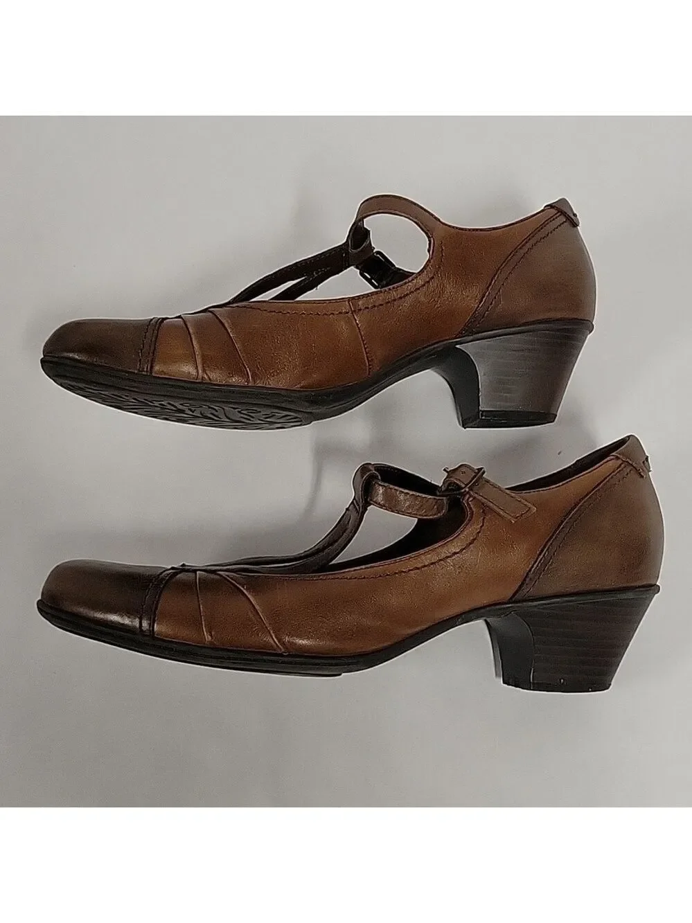 Women's Earth Wanderlust Retro Flapper Light/Dark Brown Leather Heels, Size 12B
